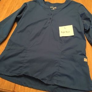 Scrub top with 3/4 sleeves